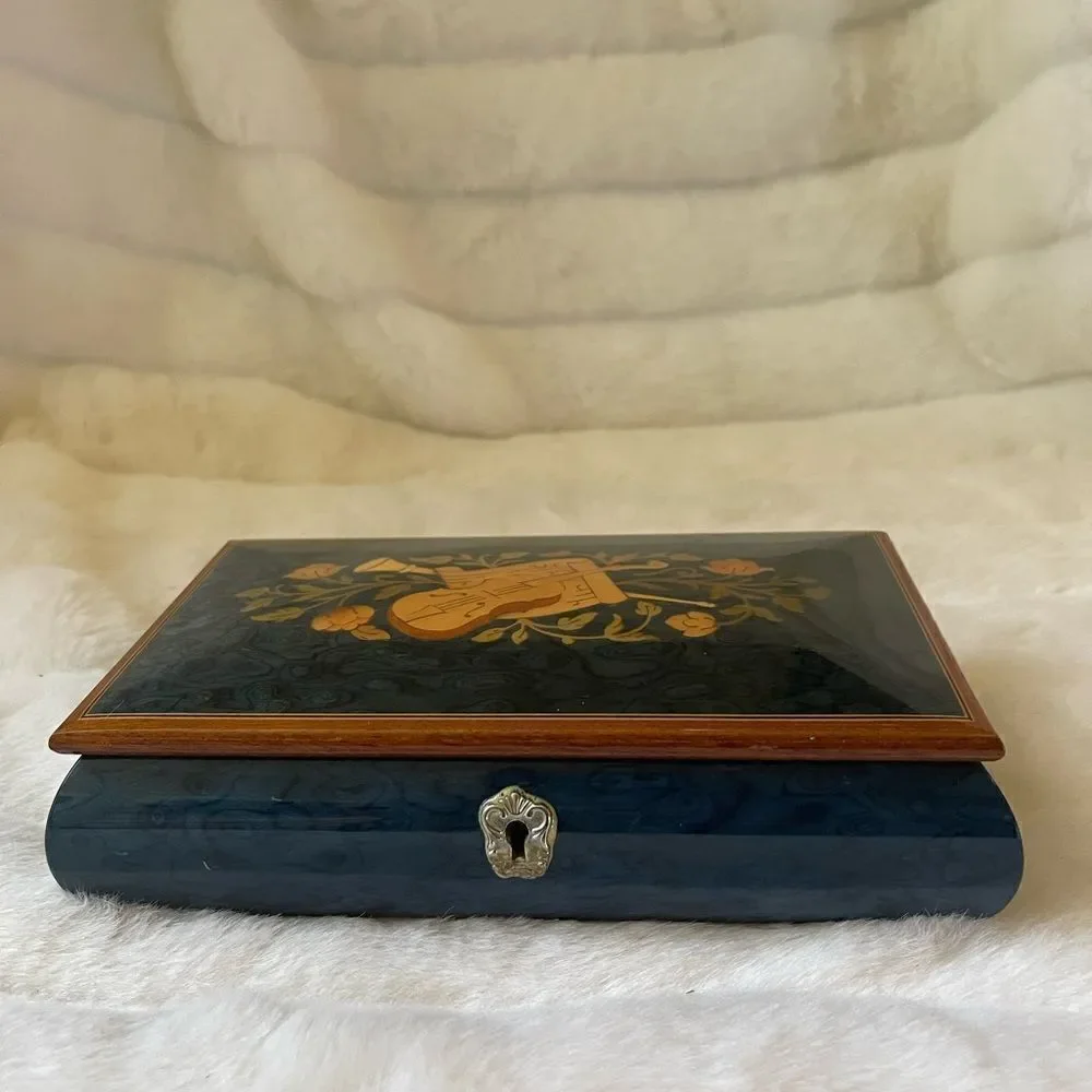 Vintage Romance high gloss Navy Blue inlaid musical jewelry box made in… - Picture 2 of 13